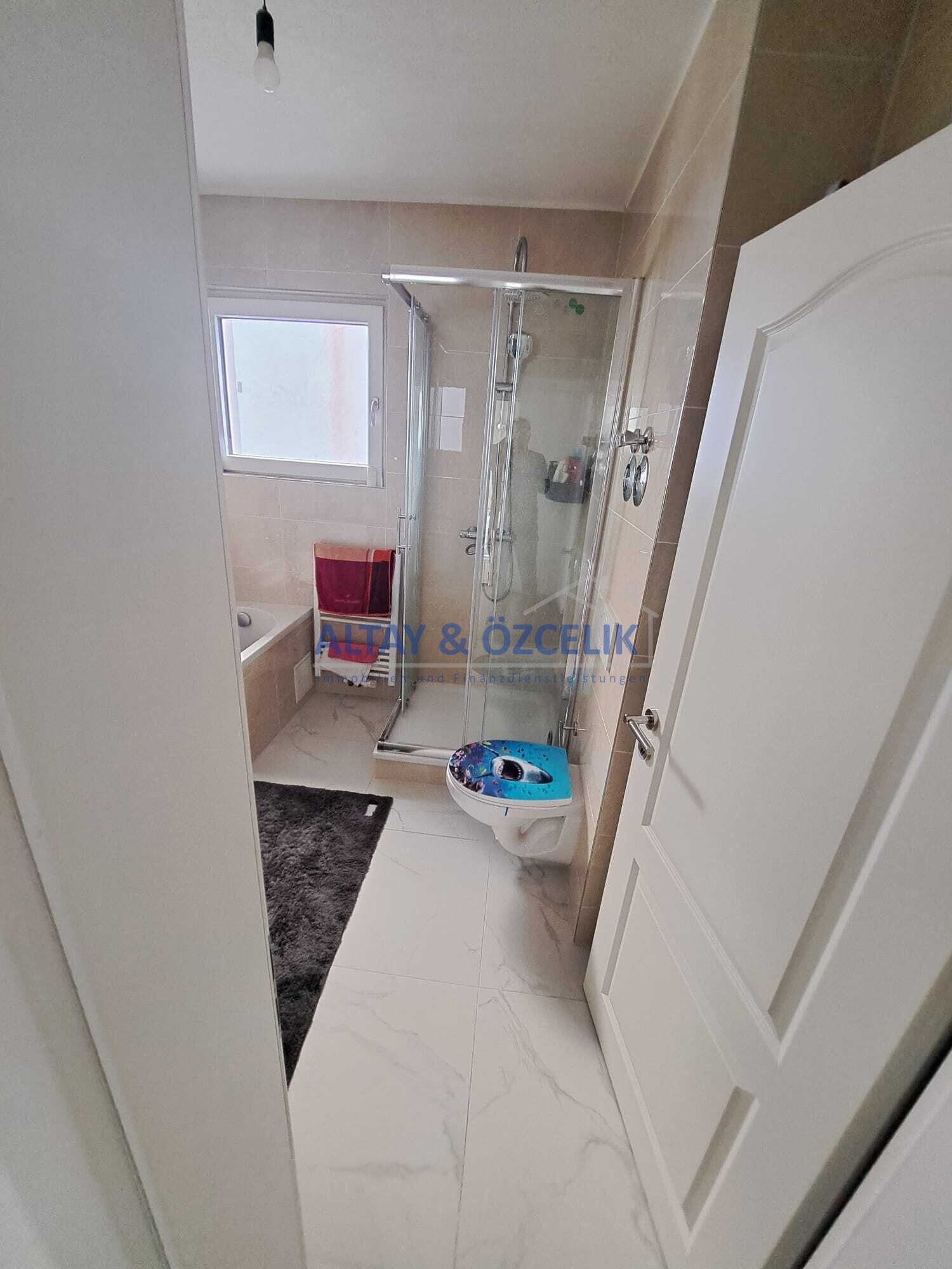 Moderne Wohlfühloase mit zwei Balkonen Moderne Wohlfühloase mit zwei Balkonen